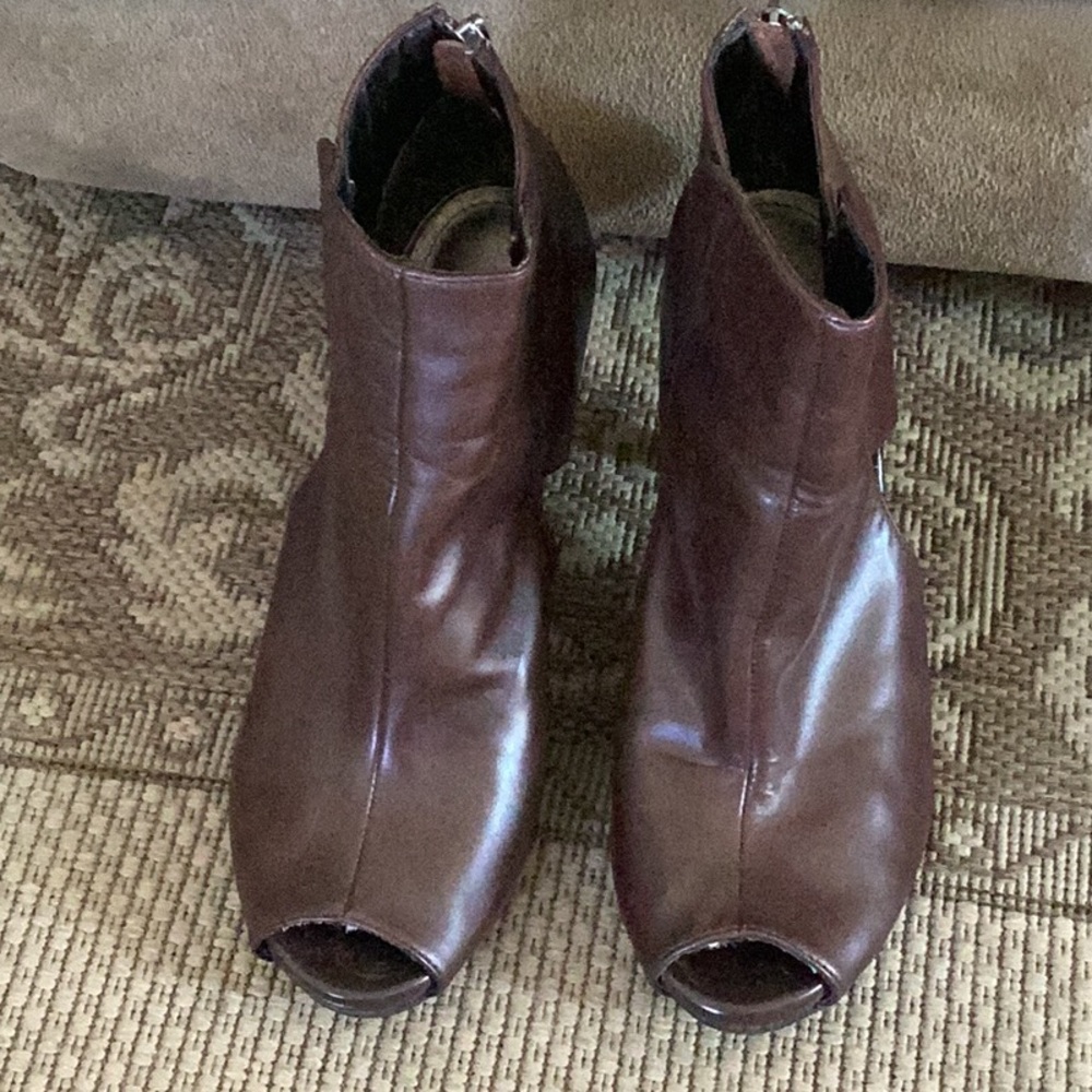 New Kenneth Cole Reaction Open Toe Booties